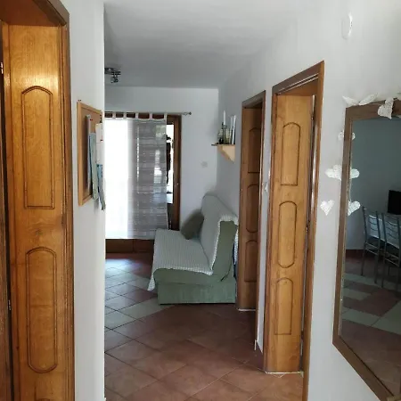 Apartment With A Parking Space Jezera, Murter - 16874 *